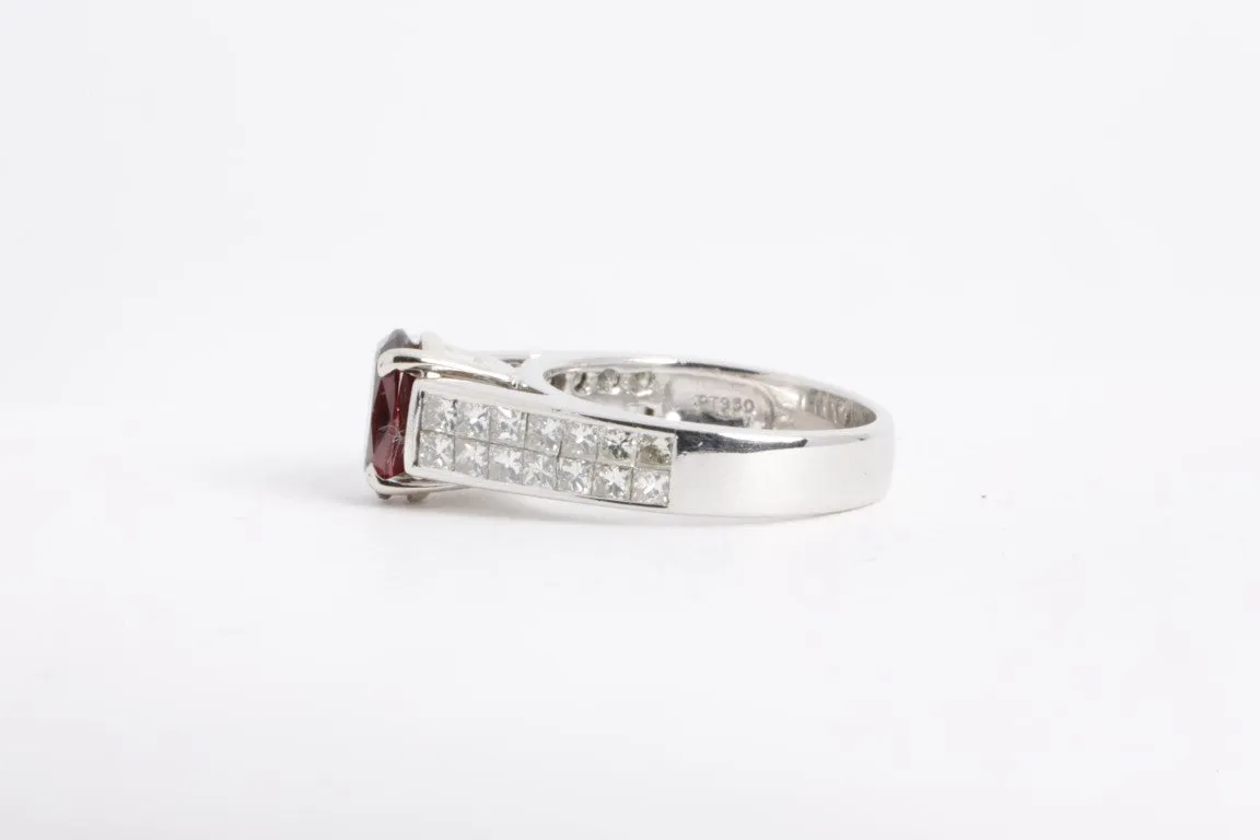 950 Platinum 0.56tcw Diamond 1.48tcw Garnet Ring Size 4.5 (6.30g.)