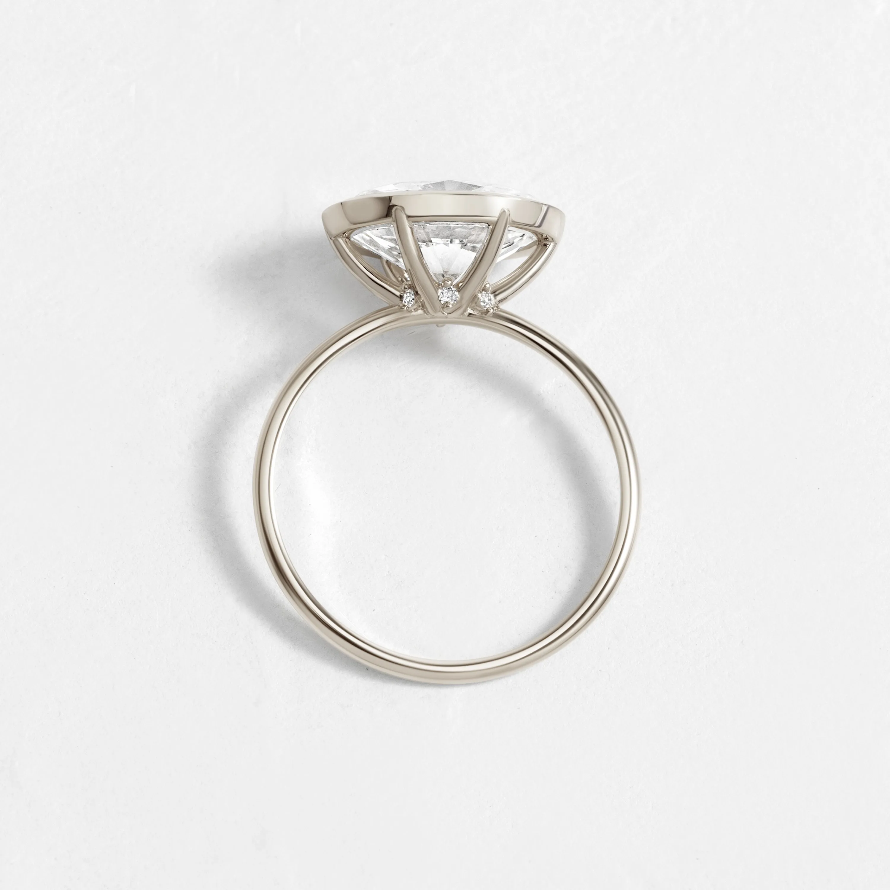 Formation Ring, Oval Cut