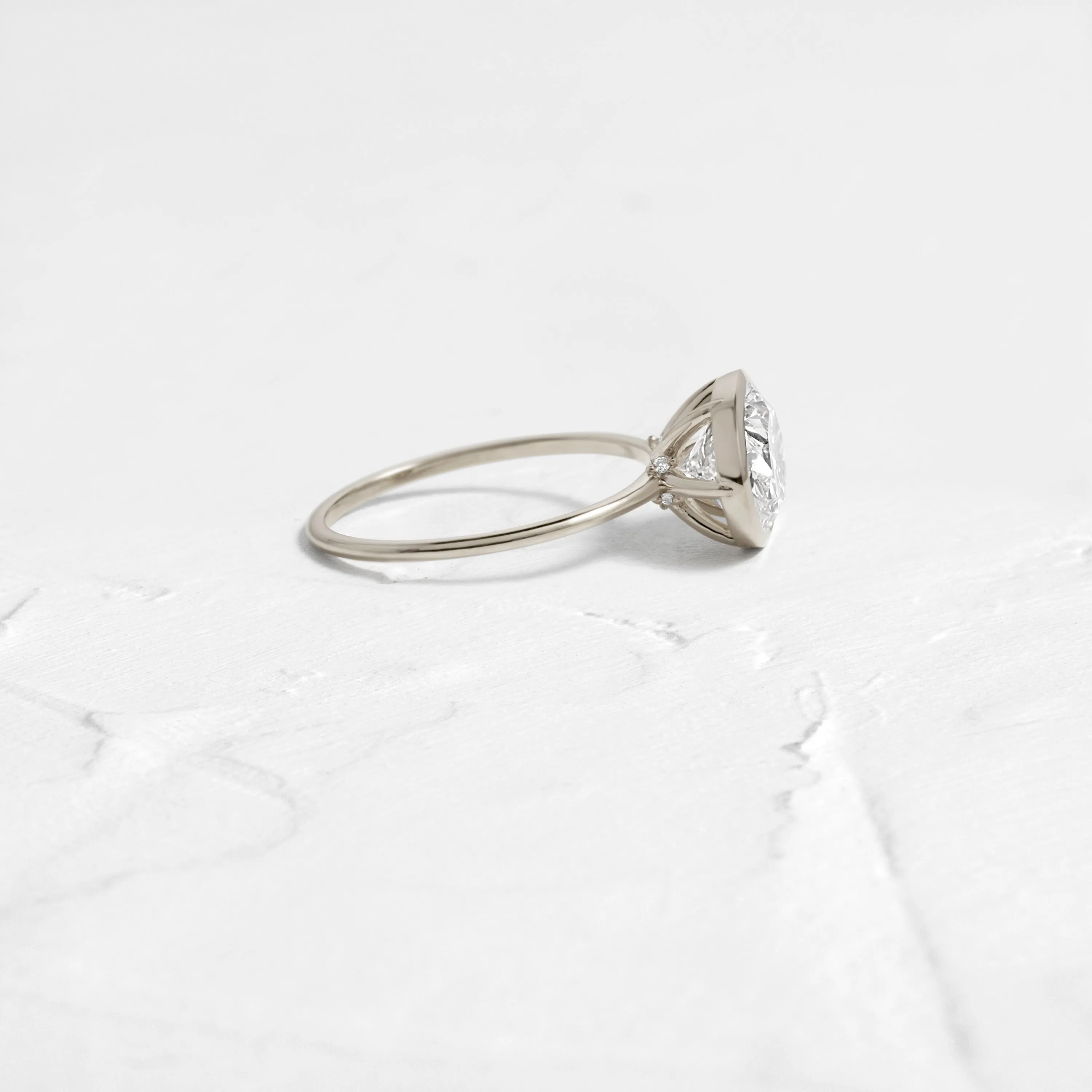 Formation Ring, Oval Cut